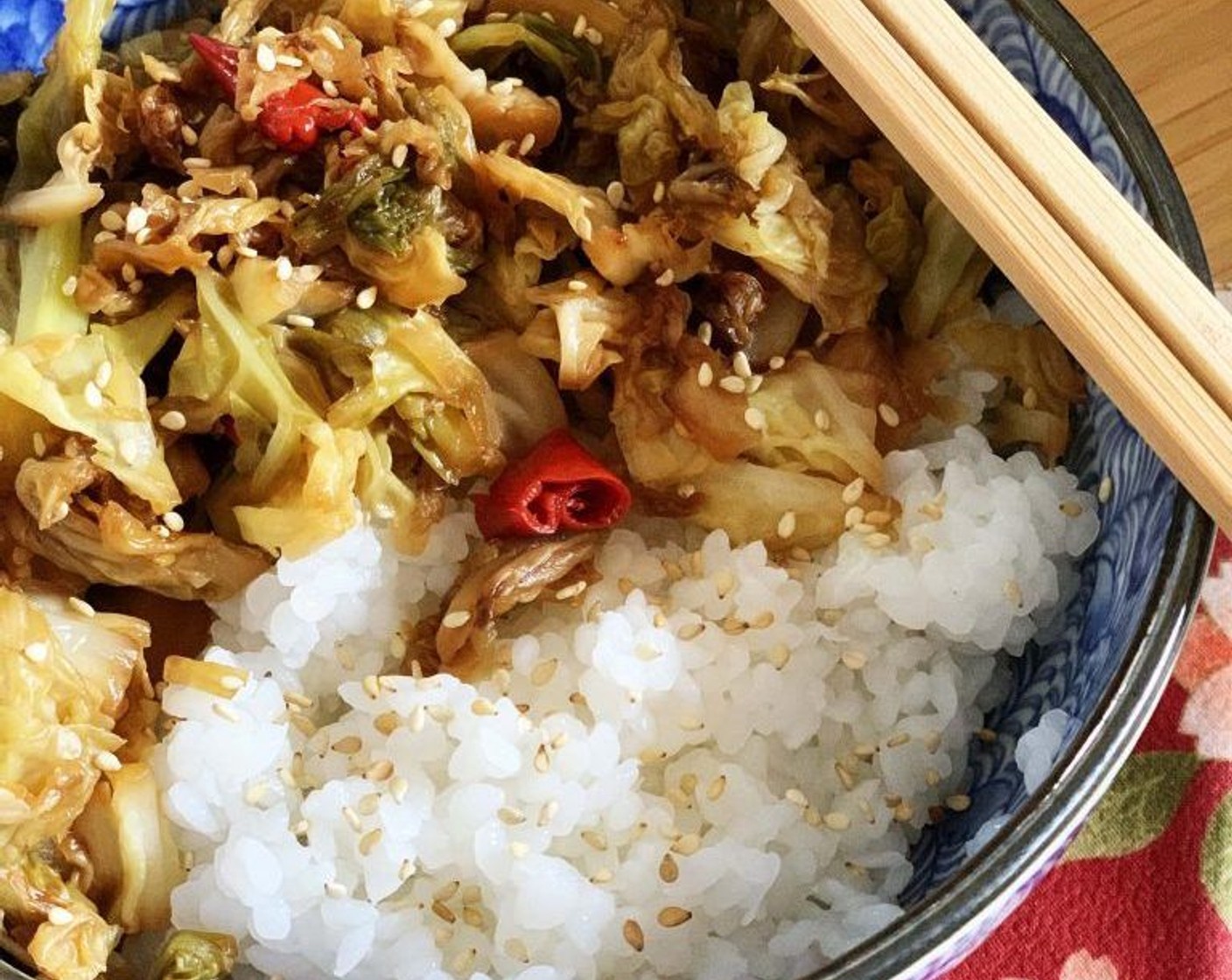 step 4 Serve this up with Konjac Rice (2 cups). Add some White Sesame Seeds (to taste) as well for some extra fats and protein.